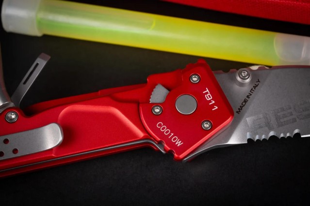 T911 RESCUE | Extrema Ratio